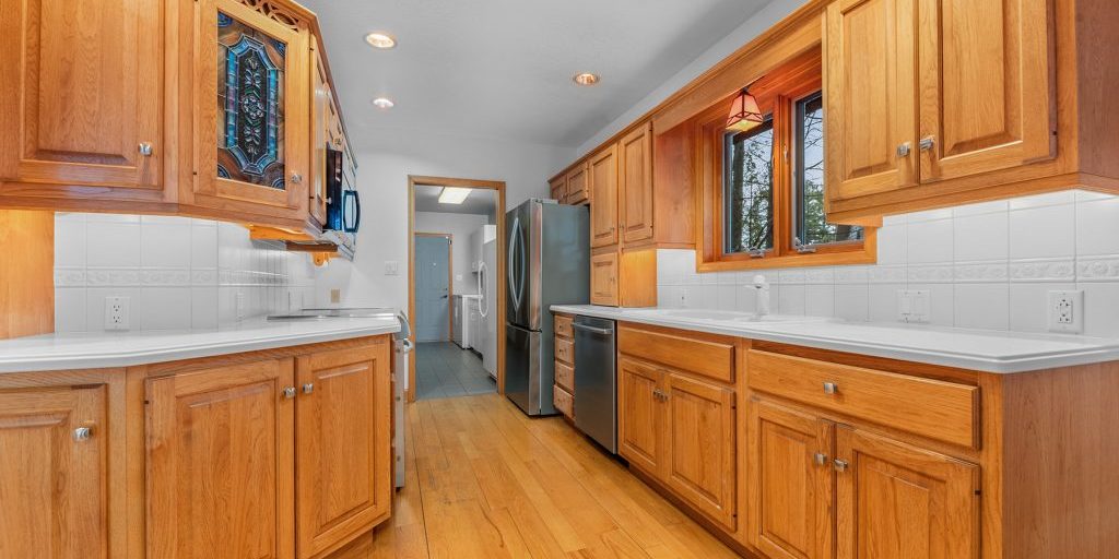 home-for-sale-kitchen-001