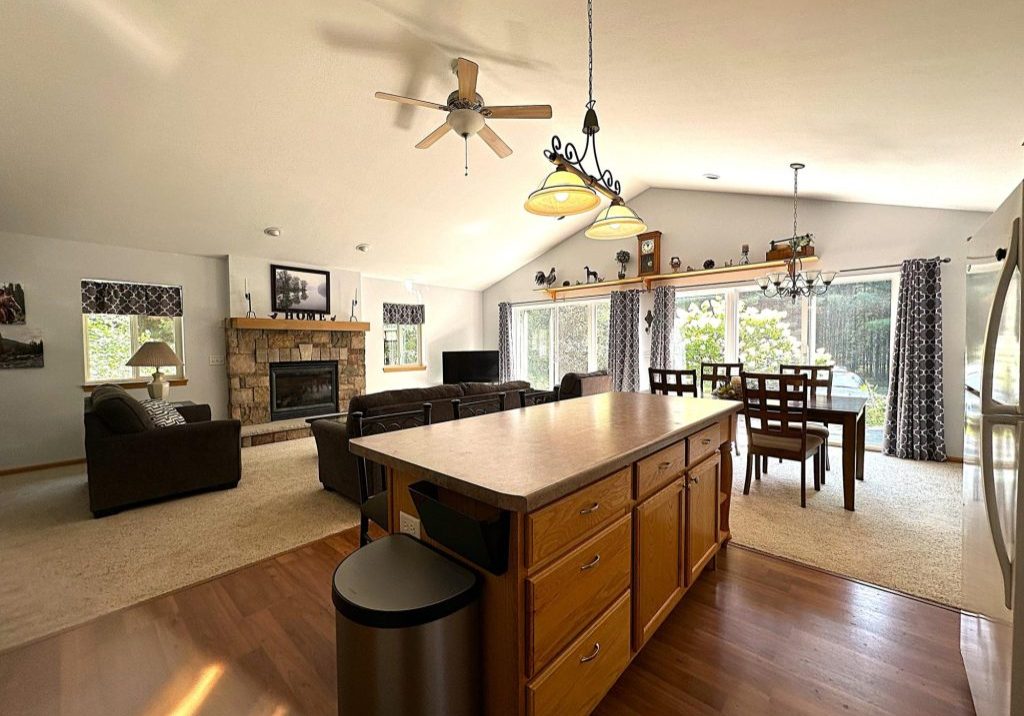 living-room-kitchen-001